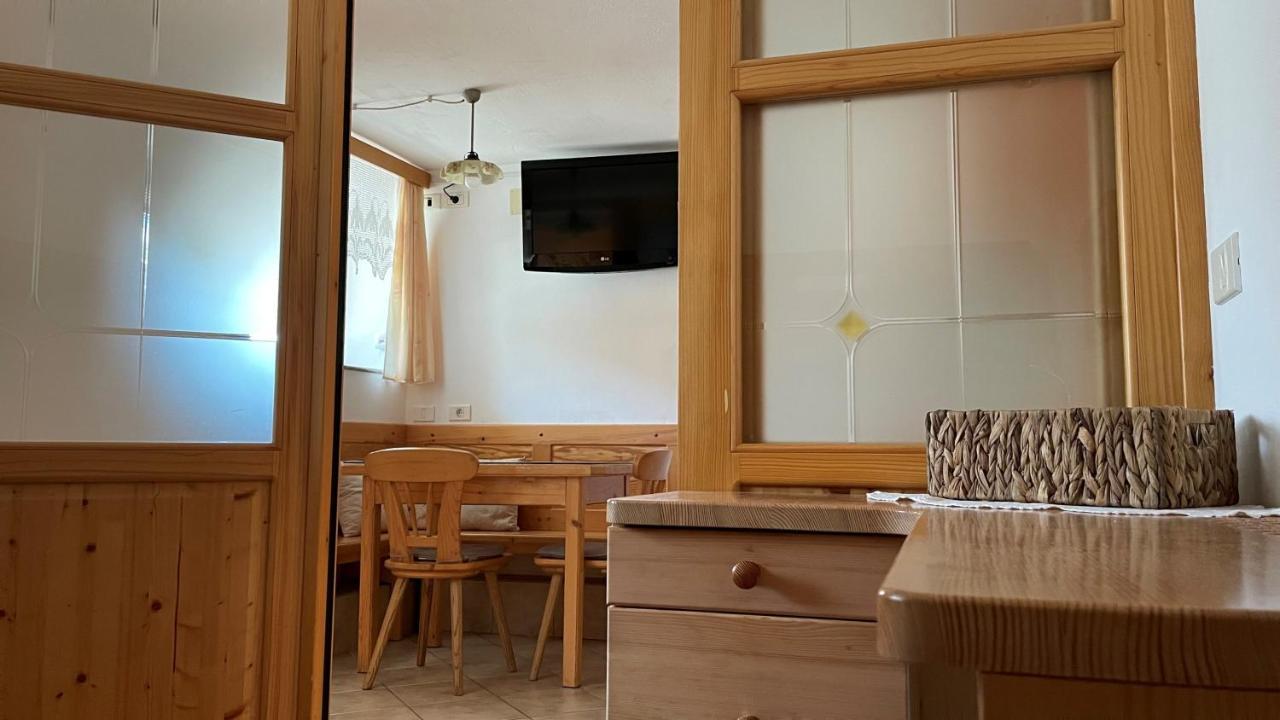 Apartma Zotler Apartment โคบาริด ภายนอก รูปภาพ
